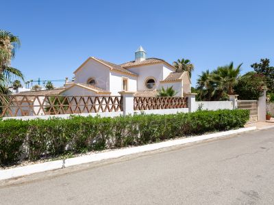 Villa in El Paraiso, Estepona