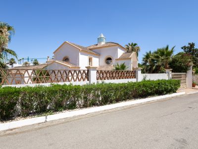 Villa in El Paraiso, Estepona