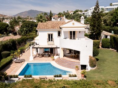 Villa in Altos del Paraiso, Benahavis