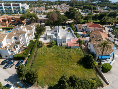 Business in El Pilar, Estepona