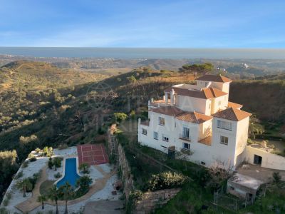 Villa in Estepona