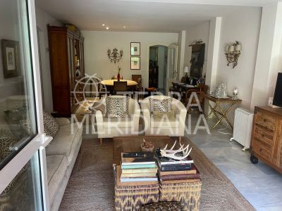 Apartment in Jardines de las Lomas, Marbella