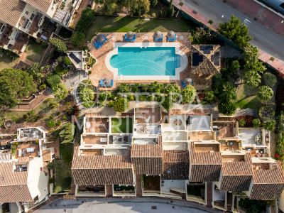 Town House in Los Pinos de Aloha, Marbella