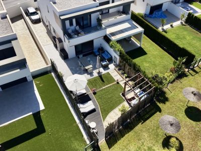 Pareado en Oasis22, Estepona