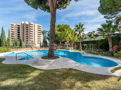 Apartamento en Rio Real, Marbella