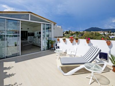 Ático en Jardines del Puerto, Marbella
