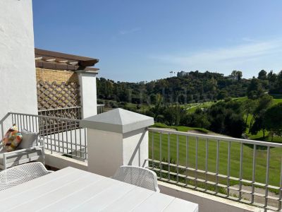 Apartamento en Los Arqueros, Benahavis