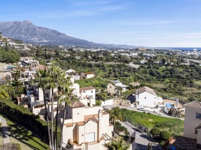 Penthouse in Puerto del Almendro, Benahavis