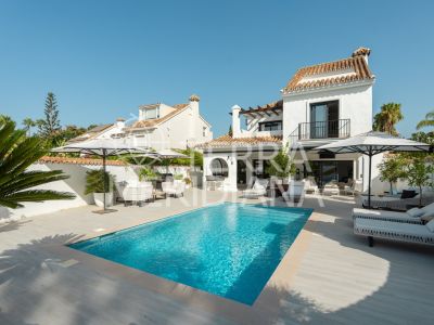 Villa in Parcelas del Golf, Marbella