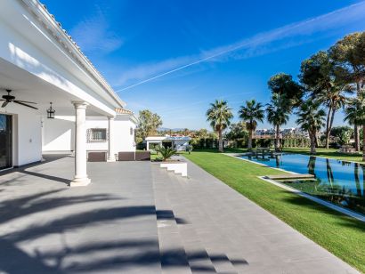 Villa a la venta en Marbella Golden Mile