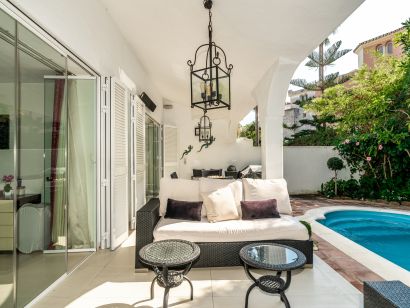 Villa for sale in Beach Side Golden Mile, Marbella Golden Mile