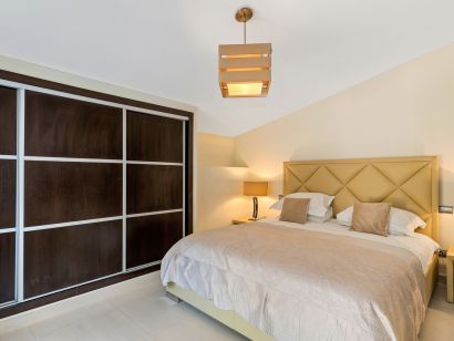 Villa for sale in Beach Side Golden Mile, Marbella Golden Mile