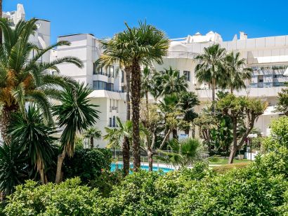 Apartment for sale in Beach Side Golden Mile, Marbella Golden Mile