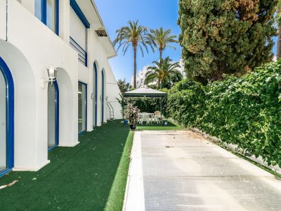 Apartment for sale in Beach Side Golden Mile, Marbella Golden Mile