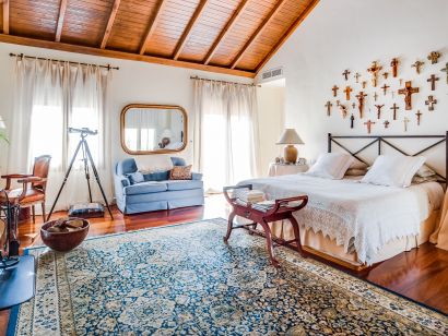 Villa for sale in Los Flamingos Golf, Benahavis