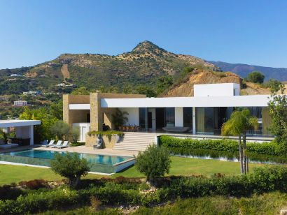 Villa for sale in Marbella Club Golf Resort, Benahavis