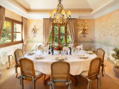 Villa for sale in Marbella Golden Mile