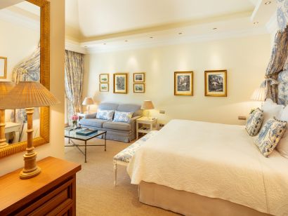 Villa for sale in Marbella Golden Mile
