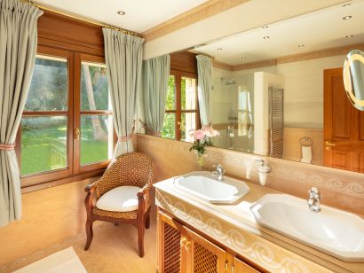 Villa for sale in Marbella Golden Mile
