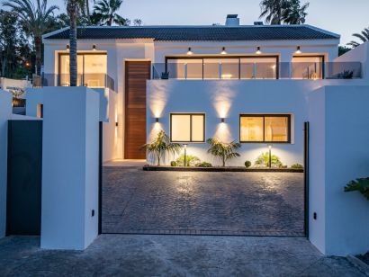 Villa for sale in Nueva Andalucia, Marbella