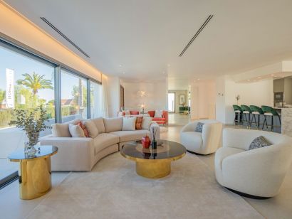 Villa for sale in Nueva Andalucia, Marbella