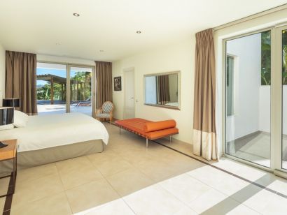 Villa for sale in Nueva Andalucia, Marbella