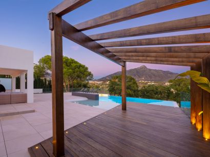 Villa for sale in Nueva Andalucia, Marbella