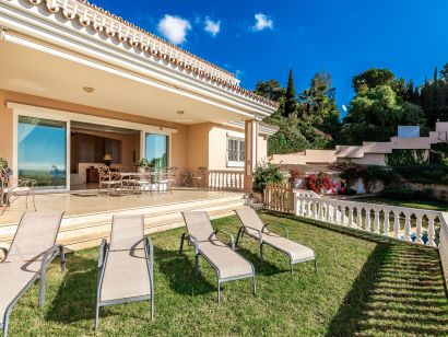 Villa for sale in El Rosario, Marbella East