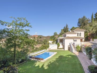Villa for sale in El Rosario, Marbella East