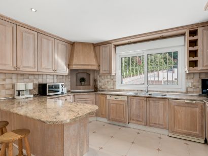 Villa for sale in El Rosario, Marbella East