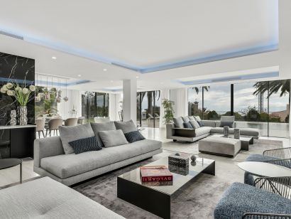 Villa for sale in Elviria, Marbella East