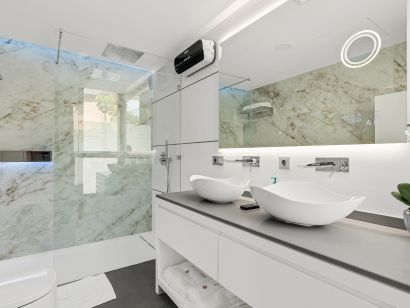 Villa for sale in Elviria, Marbella East