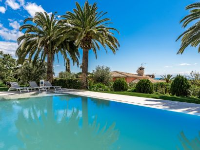 Villa for sale in Elviria, Marbella East