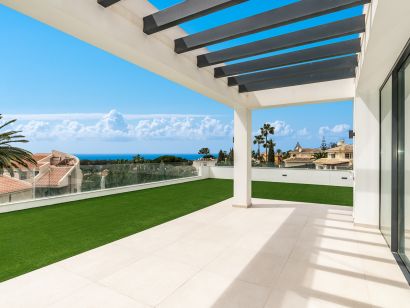 Villa for sale in Elviria, Marbella East
