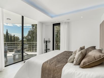Villa for sale in Elviria, Marbella East