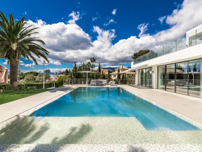 Villa for sale in Elviria, Marbella East
