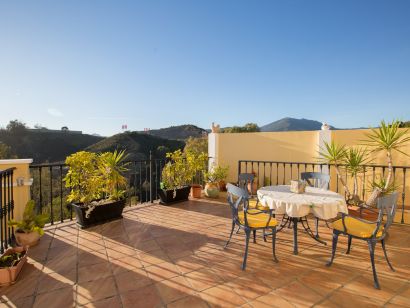 Villa for sale in Nueva Andalucia, Marbella