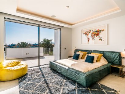 Villa for sale in Nueva Andalucia, Marbella