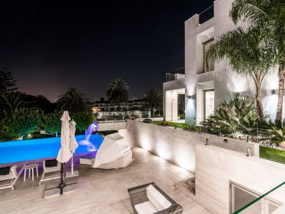 Villa for sale in Nueva Andalucia, Marbella