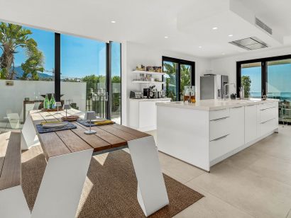 Villa for sale in La Quinta, Benahavis