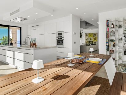 Villa for sale in La Quinta, Benahavis