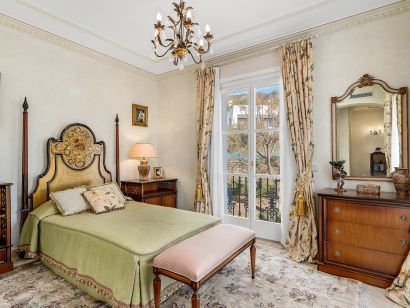 Villa for sale in Nagüeles, Marbella Golden Mile