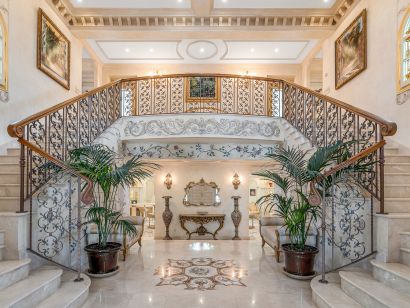 Villa for sale in Nagüeles, Marbella Golden Mile