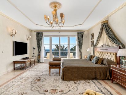 Villa for sale in Nagüeles, Marbella Golden Mile