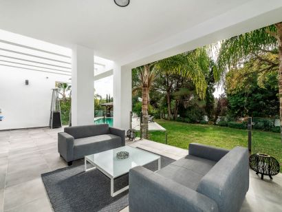 Villa a la venta en Hacienda las Chapas, Marbella Este
