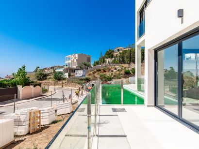 Villa a la venta en Elviria, Marbella Este