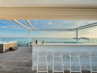 Villa for rent in El Rosario, Marbella East