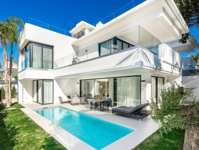 Villa for sale in Beach Side Golden Mile, Marbella Golden Mile