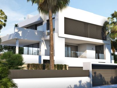 Villa for sale in Rio Real, Marbella East