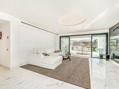 Apartment for sale in Los Flamingos Golf, Benahavis